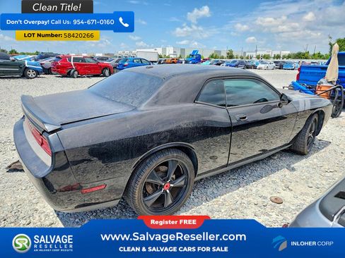 Used 2010 Dodge Challenger R/T RWD image 4