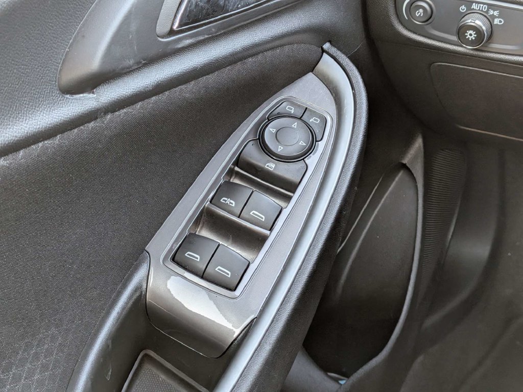Used 2024 Chevrolet Malibu LT FWD image 19