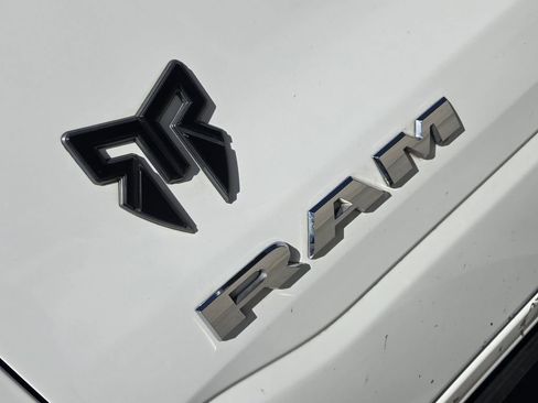 Used 2022 RAM 1500 Laramie AWD/4WD image 10