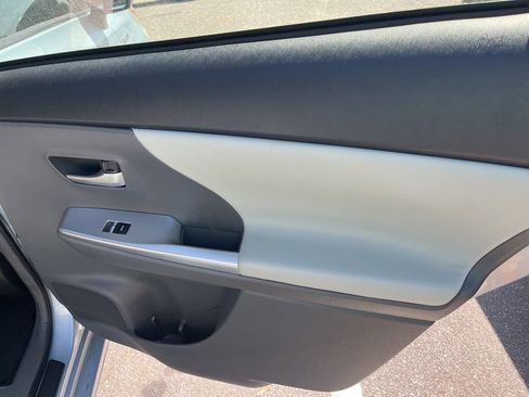 Used 2012 Toyota Prius V Three FWD image 26