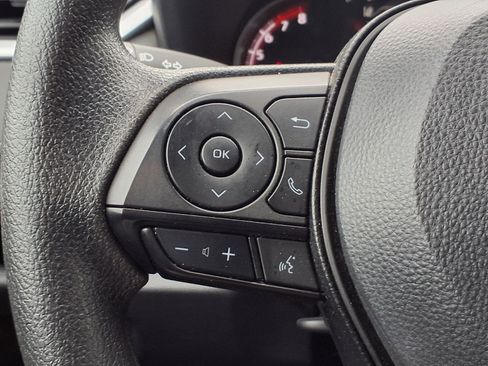 Used 2025 Toyota RAV4 XLE AWD/4WD image 14