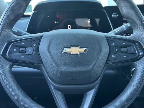 Used 2024 Chevrolet Trax LT image 34