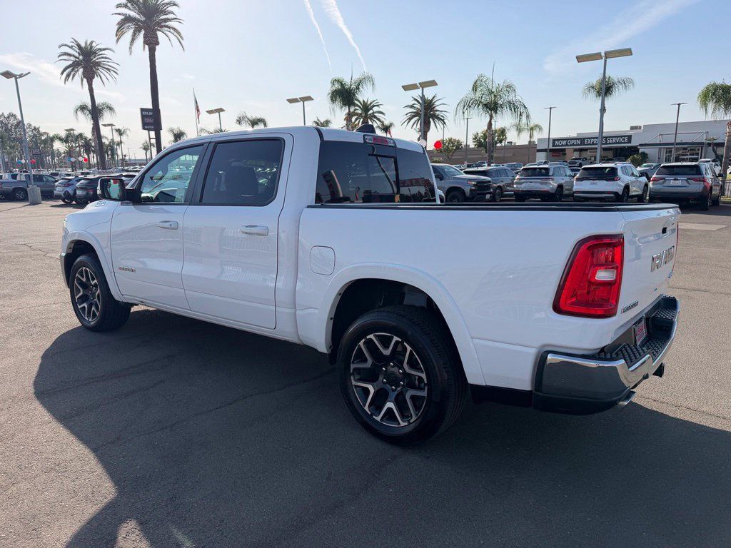 Used 2025 RAM 1500 Laramie AWD/4WD image 4
