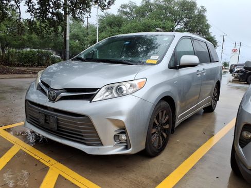 Used 2020 Toyota Sienna XLE w/ XLE Navigation Package AWD/4WD image 1