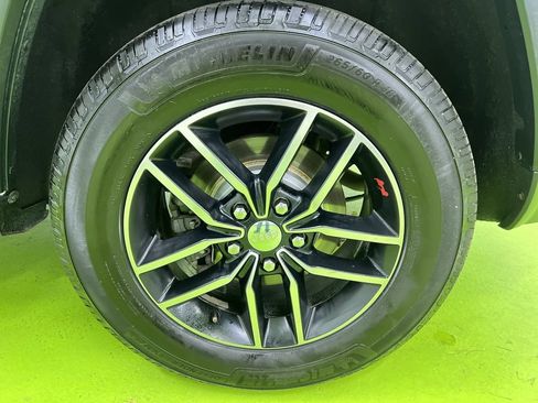 Used 2017 Jeep Grand Cherokee Trailhawk w/ Trailhawk Luxury Group AWD/4WD image 16