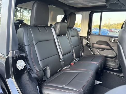 New 2025 Jeep Wrangler Unlimited Rubicon w/ Steel Bumper Group image 24