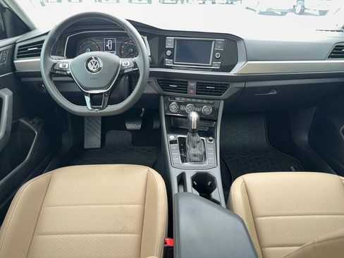 Used 2021 Volkswagen Jetta SE FWD image 11