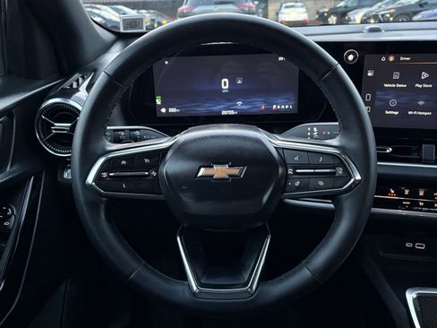 Used 2025 Chevrolet Equinox LT image 27