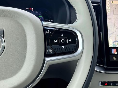 New 2026 Volvo XC90 T8 Ultra image 18