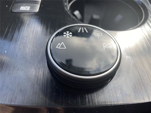 Used 2023 Nissan Rogue SV image 16