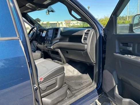 Used 2022 RAM 5500 Tradesman w/ Chrome Appearance Group AWD/4WD image 23