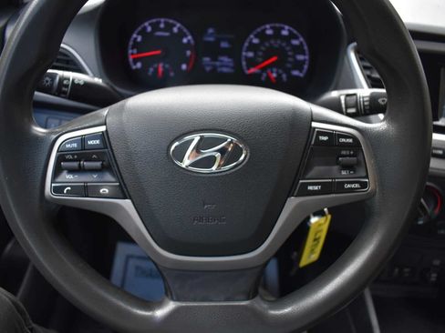 Used 2020 Hyundai Accent SE FWD image 19