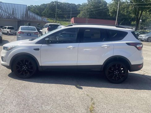 Used 2018 Ford Escape SEL w/ SEL Sport Appearance Package FWD image 10