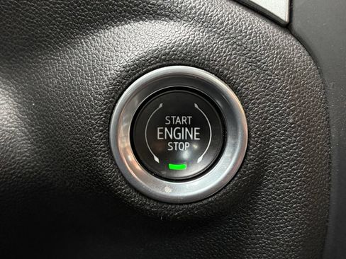 Used 2021 Chevrolet Silverado 1500 LTZ AWD/4WD image 18