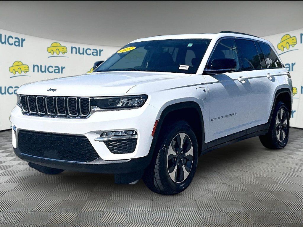 Used 2023 Jeep Grand Cherokee 4WD 4xe image 3