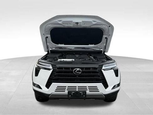 Used 2024 Lexus GX 550 image 9
