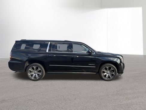 Used 2017 GMC Yukon XL Denali w/ Open Road Package AWD/4WD image 4