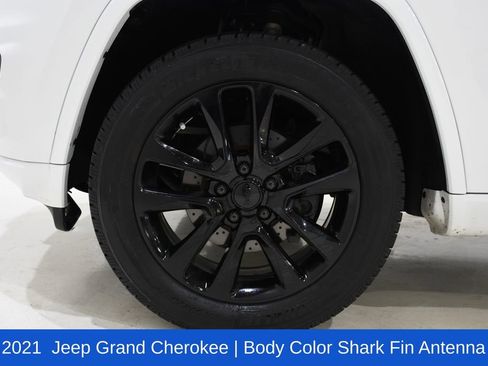 Used 2021 Jeep Grand Cherokee Laredo X AWD/4WD image 6