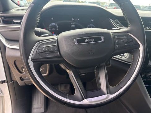 Used 2024 Jeep Grand Cherokee L Altitude AWD/4WD image 25