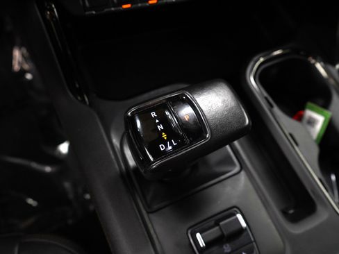 Used 2022 GMC Sierra 1500 AT4 w/ AT4 Preferred Package image 22