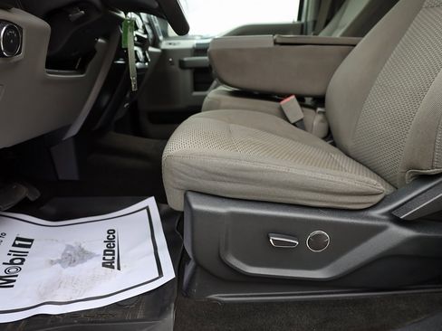Used 2017 Ford F250 XLT w/ XLT Premium Package image 11