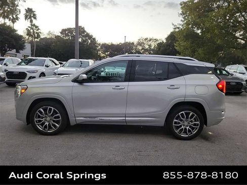 Used 2022 GMC Terrain Denali w/ Denali Premium Package image 5