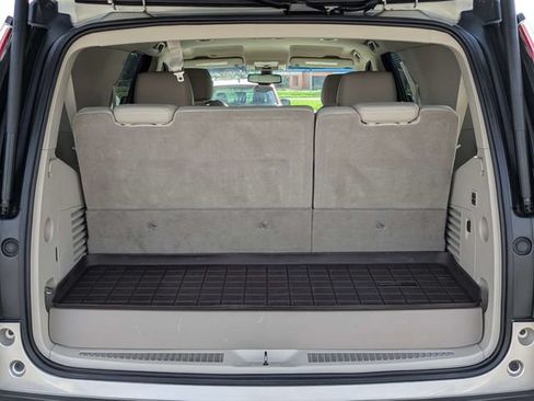 Used 2016 Cadillac Escalade 2WD image 13