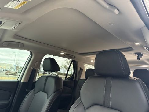 Certified 2025 Honda Pilot Touring image 17