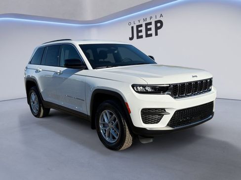 New 2025 Jeep Grand Cherokee Laredo X w/ MOPAR Finishing Package image 8