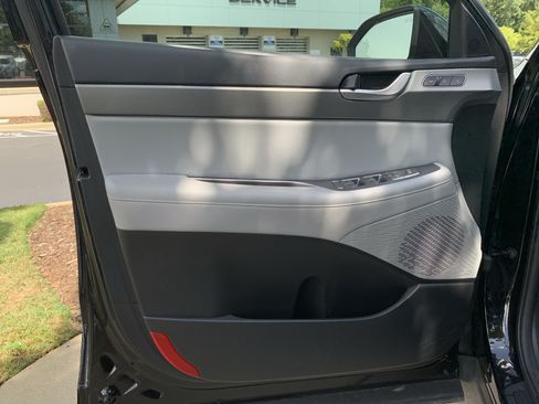 Used 2025 Hyundai Palisade SEL FWD image 14