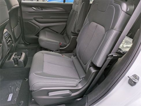 New 2025 Jeep Grand Cherokee L Laredo w/ Luxury Tech Group I image 25