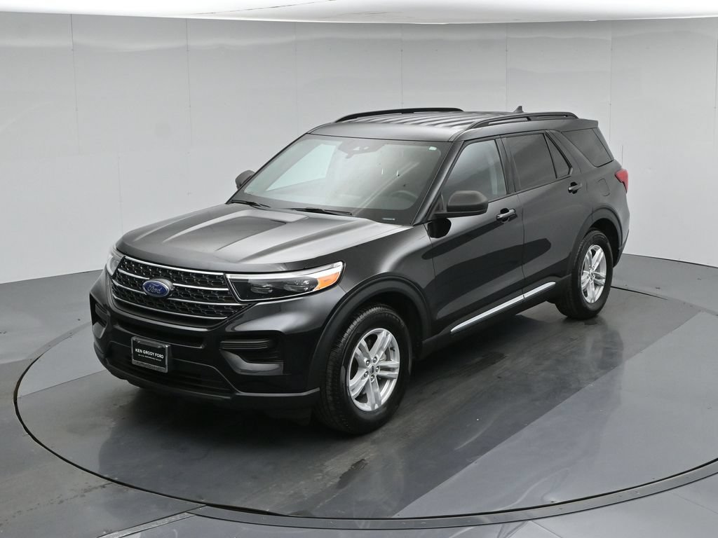 Certified 2024 Ford Explorer XLT RWD image 33