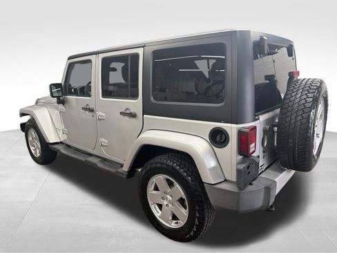 Used 2012 Jeep Wrangler Unlimited Sahara image 27