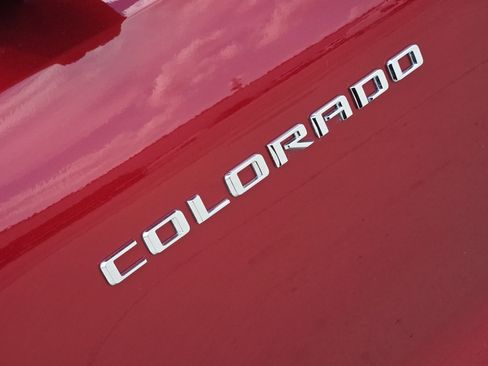 Used 2024 Chevrolet Colorado ZR2 w/ ZR2 Convenience Package III AWD/4WD image 10