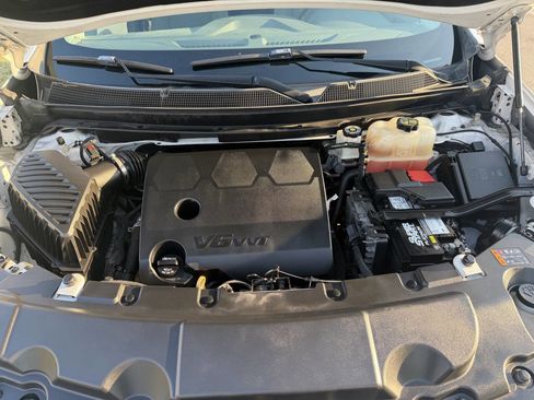 Used 2018 Chevrolet Traverse LT image 16