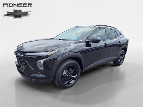 New 2026 Chevrolet Trax LT w/ Driver Confidence Package image 1