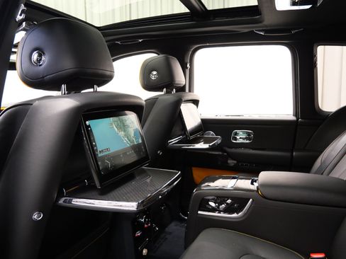 Used 2023 Rolls-Royce Cullinan Black Badge w/ Driver's Package AWD/4WD image 24