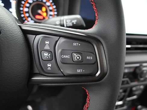 Used 2024 Jeep Gladiator Rubicon w/ Convenience Group image 20