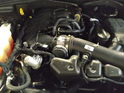 Used 2023 Jeep Grand Cherokee L Laredo RWD image 30