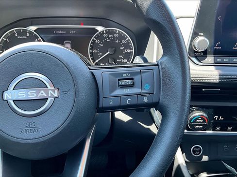 Used 2023 Nissan Rogue SV FWD image 22