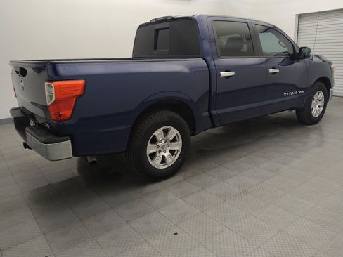 Used 2018 Nissan Titan SV image 10