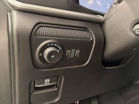 New 2025 Jeep Wagoneer Series II w/ Convenience Group I AWD/4WD image 19