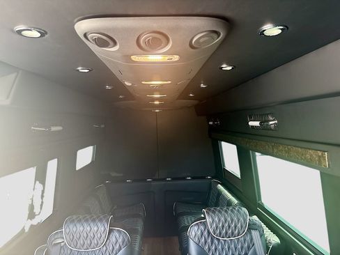 Used 2022 Mercedes-Benz Sprinter 2500 image 16