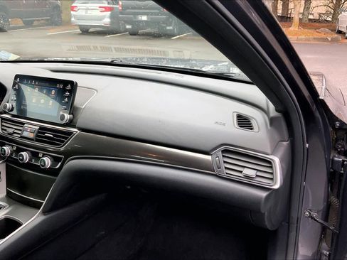 Used 2018 Honda Accord Sport image 17