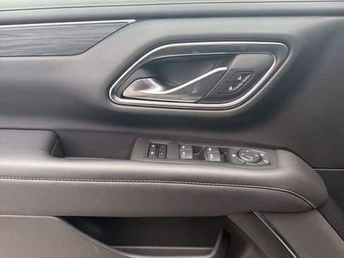 Used 2024 GMC Yukon SLT image 13