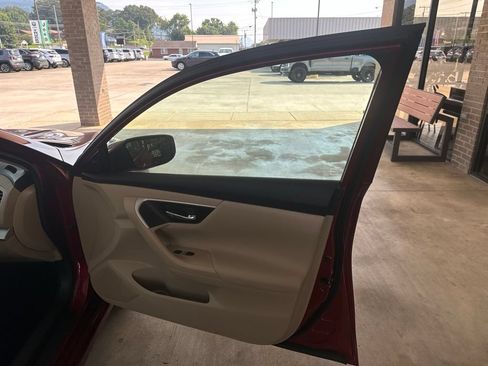 Used 2017 Nissan Altima 2.5 SV FWD image 17