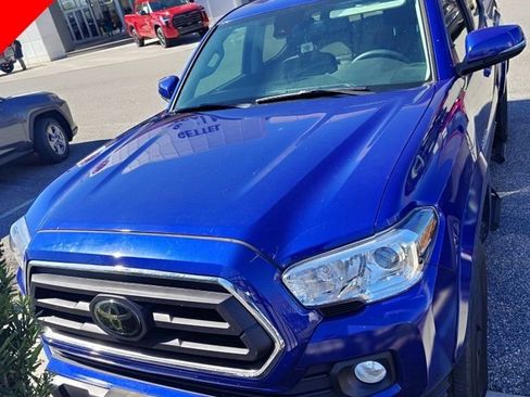 Used 2023 Toyota Tacoma SR5 w/ Technology Package image 4