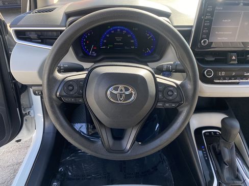 Used 2020 Toyota Corolla LE FWD image 12