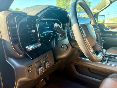 Used 2023 Chevrolet Silverado 1500 High Country RWD image 26