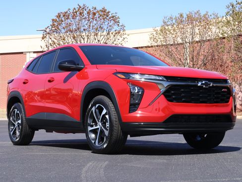 New 2026 Chevrolet Trax RS w/ Driver Confidence Package image 1